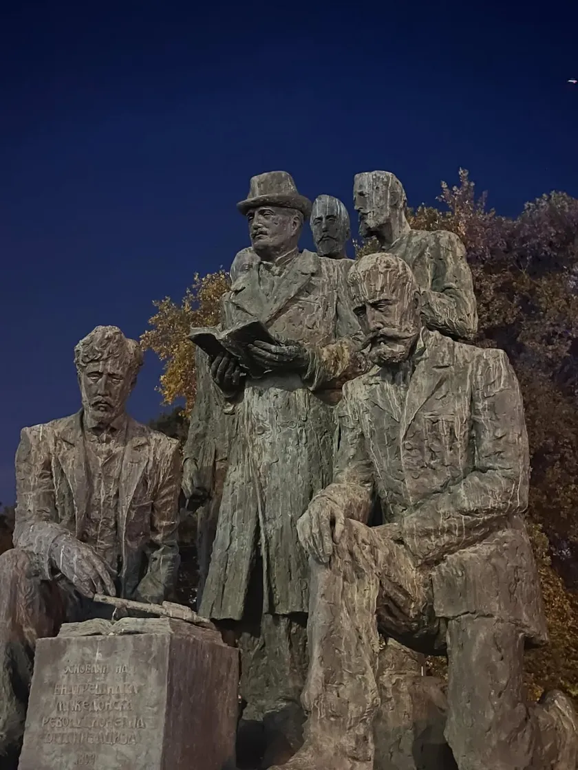 Monument of scholars and intellectuals gathered together