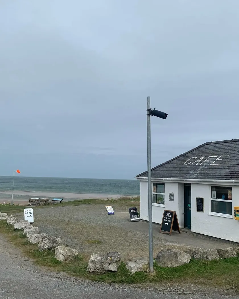 Cafe by the beach